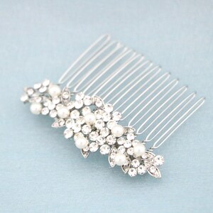 Small Wedding comb Side bridal headpiece Wedding hair accessories for bun Gold Wedding hair comb Pearl Bridal hair combn Rhinestone haircomb