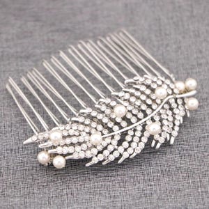 Silver Wedding hair comb Rhinestone Headpiece Wedding comb Pearl Wedding hair jewelry Bridal hair comb updo Wedding hair clip Bridal hairpin