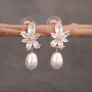 Bridal Earrings Gold Drop Dangle Crystal Pearl Dangle Earrings Bridal Jewelry Bridesmaids Earrings Crystal Drop Earrings Rose gold earrings