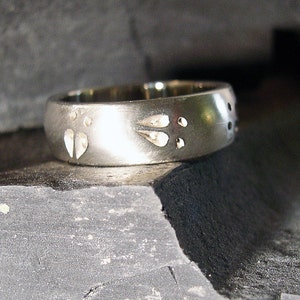 14k White Gold Deer Track Wedding Band or Nature Ring image 3