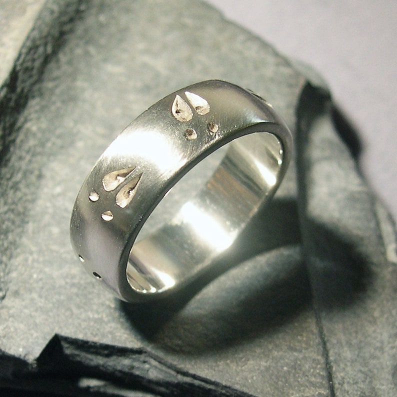 14k White Gold Deer Track Wedding Band or Nature Ring image 2