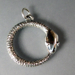 Pendentif serpent, collier serpent, pendentif Ouroboros, collier Ouroboros en argent