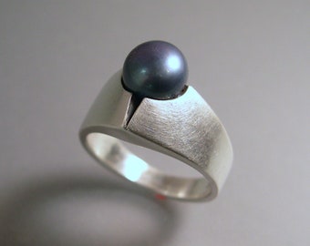 Black Pearl Ring, Grey Pearl Ring, Contemporary Pearl Ring, Silver Black Pearl Ring, Modern Black Pearl Ring