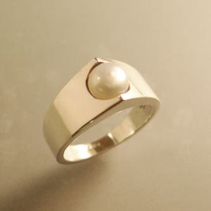 Freshwater Pearl Ring, White Pearl Ring, Contemporary White Pearl Ring,Silver Contemporary Pearl Ring