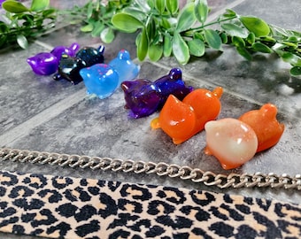 Resin Cat Figurine | Pen Rest Holder & Desk Decor | Miniature Cat Ornament | Handmade Gift | Celestial Cat Statue | Cute Office Accessory