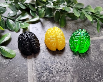 Handmade Resin Brain Magnet – Quirky Neurodivergent Pride Gift, Horror Decor, Psychology, Glitter Brain, Weird Cute Art