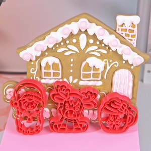 Whimsical Christmas Cookie Cutters 7pcs Halloween Baking Molds Santa Reindeer Snowman Cookie Stamp for Festive Treats Christmas Cookie Molds