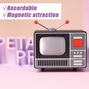 Retro TV Voice Recorder Magnet Mini 2.4in Audio Memo Player with Playback Function 3D Printed Vintage Fridge Audio Decor Gift for Loved Ones