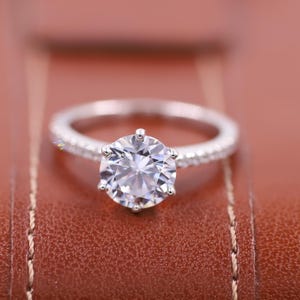 Popular Style  E/VVS2 IGI Certified Round Ideal Cut Lab Grown Diamond Engagement Ring, Side Round Diamonds Pave Set 14k White Gold Ring