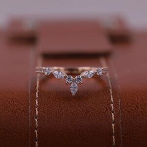 14k Gold Curved Wedding Band, Solid Gold Royal Curve Band, Dainty V Shaped Chevron Band, Pave Lab Diamond Cz Stacking Band, Handmade Gifts