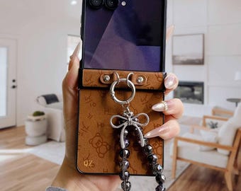 Coque de portable ours mignon, coque personnalisée avec prénom, initiales personnalisées pour Samsung Galaxy Z Flip 7/6/5/4/3/7 FE, Moto Razr Ultra 2025