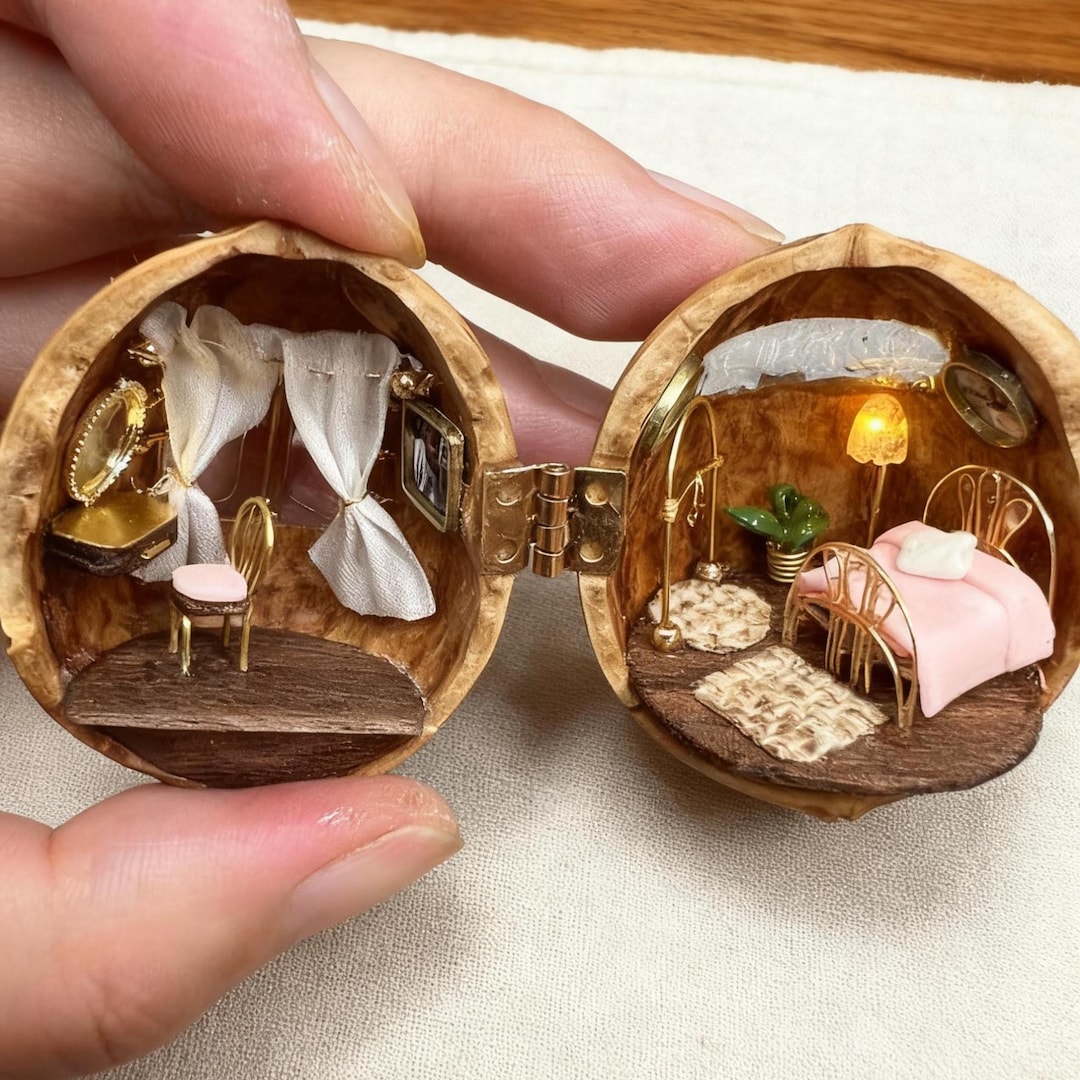 Personalized Walnut Shell Dollhouse, Custom Miniature Photo, Mini ...