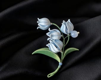 Handgemaakte moerbeizijden broche, ambachtelijke lelietje-van-dalenspeld, luxe corsage en handgemaakt cadeau