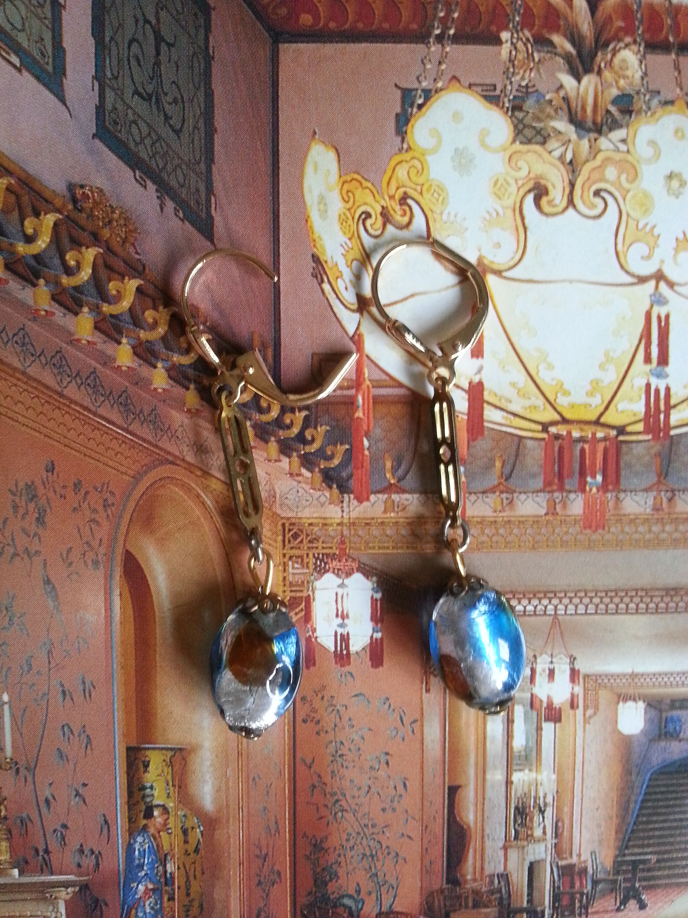 ORECCHINI ECLAT Di Joidart - Orecchini Lunghi In Metallo Placcato Oro 24K Con Perla In Vetro Di Murano - Design Minimalista Artigianale - 2