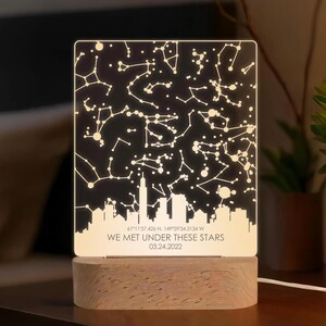 Lámpara de noche con mapa estelar: lámpara personalizada con gráfico de constelaciones: regalo único para parejas, novios o novias
