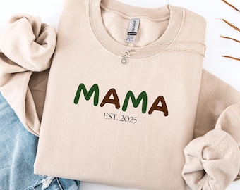 Sudadera de mamá, año de creación 2025, regalo para futura mamá, día de la madre, regalo para mamá, suéter de anuncio de embarazo, anuncio de embarazo, suéter de mamá