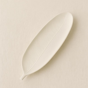 Leaf Jewelry Dish: Handmade Minimalist Trinket Tray - Matte White