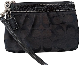 Coach Signature Monogram Blk Canvas Wristlet Pleated Patent Leather Trim Smalk