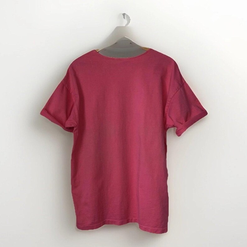 ジョニー・ワズ ヴィンテージ コーラルピンク フィッシュサンピンク Tシャツ OSFM カジュアル ビーチ トラベル 画像 2