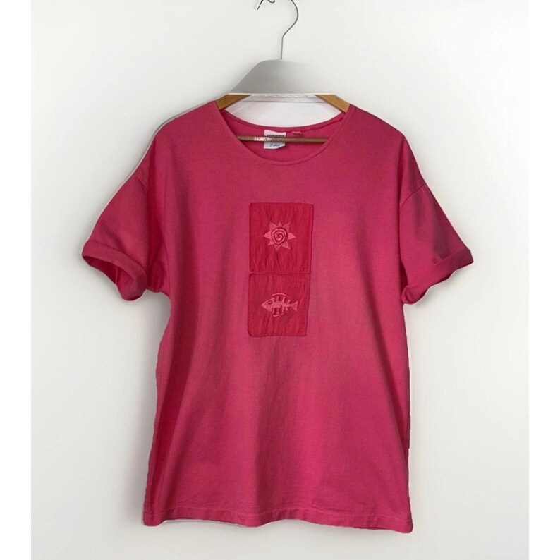 ジョニー・ワズ ヴィンテージ コーラルピンク フィッシュサンピンク Tシャツ OSFM カジュアル ビーチ トラベル 画像 1