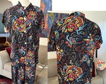 Out of This World  1950s Cold Rayon Atomic Novelty Print Dragon Print Lounge set -- size Medium/ large