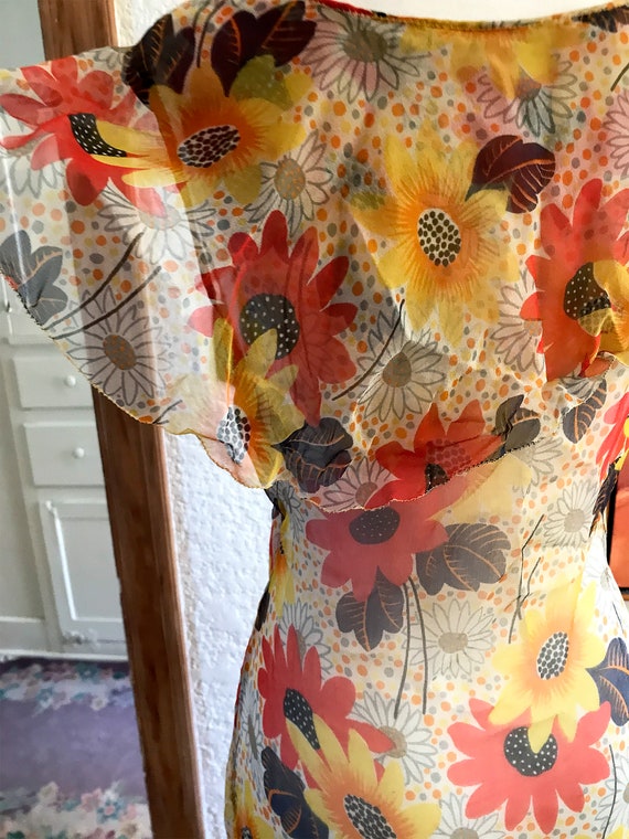 Extremely Charming Vintage 1930's Silk Chiffon Fl… - image 3