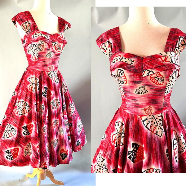 Adorable Hawaiian Sundress Vintage 1950s "Kamehameha"of Hawaii  -- Size Small