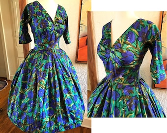 Stunning Silk Floral Print Cocktail Party Dress by "Bergdorf Goodmans" of New York  --  size Small