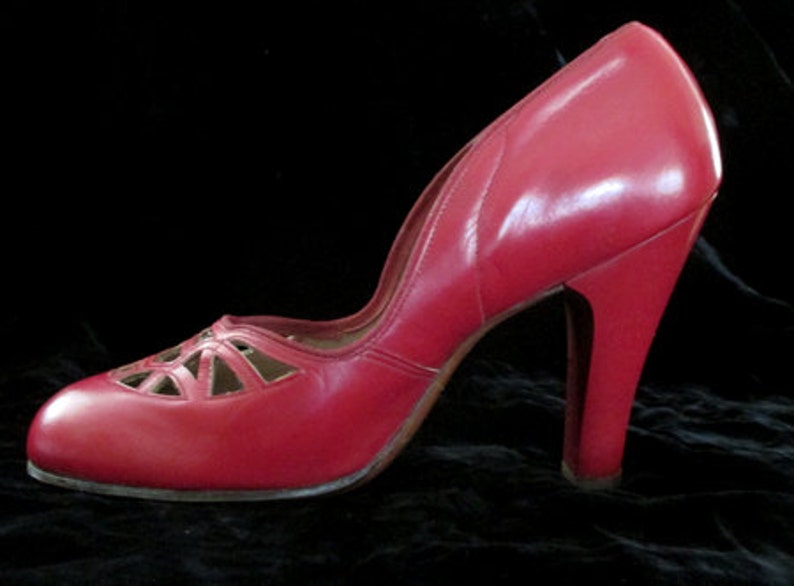 Awesome 1940�s red Baby Doll Pumps vintage high heels Etsy