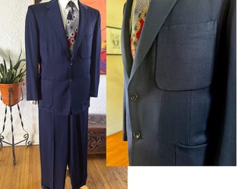Zabójczy garnitur męski z wełny gabardyny w kolorze kobaltowym z lat 40. XX wieku w stylu vintage, rozmiar 42, standardowy