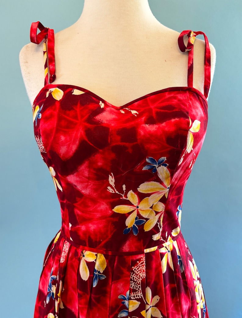 Adorable Vintage 1950s Kamehameha Hawaiian Sundress with Vibrant Tropical PrintSize Small image 3