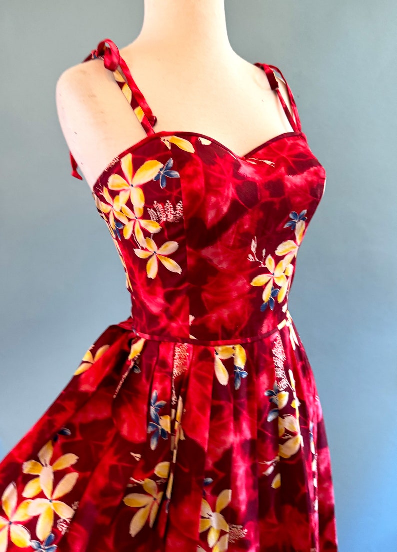 Adorable Vintage 1950s Kamehameha Hawaiian Sundress with Vibrant Tropical PrintSize Small image 5