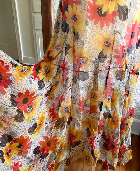Extremely Charming Vintage 1930's Silk Chiffon Fl… - image 5