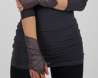 Brown Medieval Assassin Gloves Costume Fingerless Gauntlet Fantasy Cosplay Viking Knight Armor Ren Faire Ranger Larp Vampire Cuff Cloak Elf