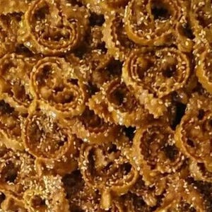 100% homemade alamonds chebakia  1 kg Ramadan And Eid Al fitr "Best moroccan alamonds sweets made of almonds Fedex shipping"