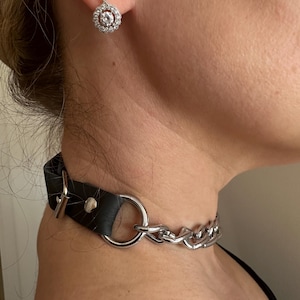 Gargantilla de cuero negra personalizada, gargantilla personalizada con cadena, collar de cadena deslizante, gargantilla gótica punk hecha a mano, talla personalizada, collar de cuero para mujer