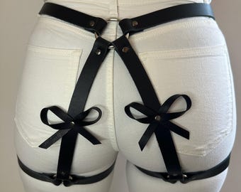 Handmade Leather Leg Harness: Women's Waist and Thigh Accessories