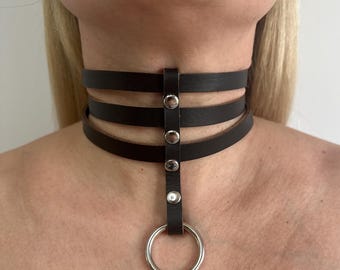 Gargantilla de cuero con anilla en O hecha a mano: collar gótico punk