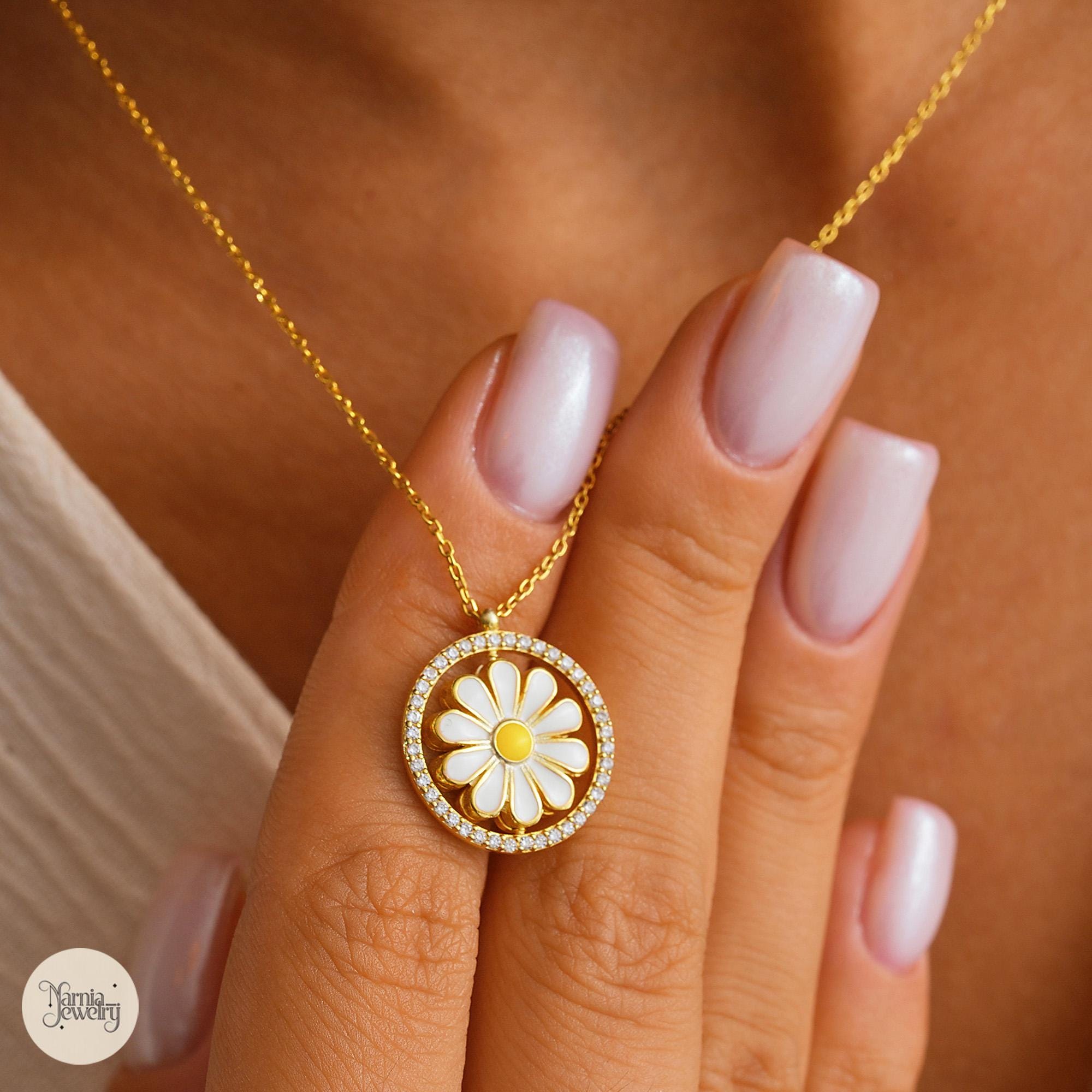Gold Daisy Necklace - Main Image