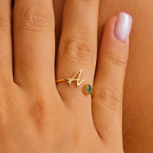 Anillo de piedra natal personalizado, anillo con inicial de piedra natal, anillo con letra personalizada como regalo, anillo de aniversario con piedra natal, anillo con piedra natal para madre