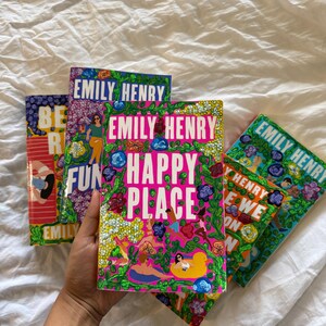 Set di libri rilegati Emily Henry con copertina lucida floreale / Libri romantici riciclati / Regalo per gli amanti dei libri / Decorazioni per libri sostenibili
