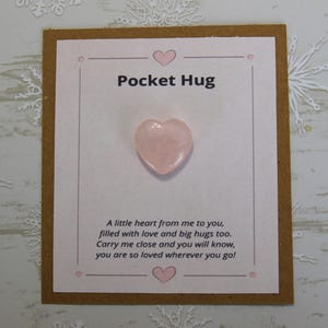Pocketknuffel met roze kwartshart