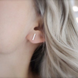 Thin line earrings • silver tiny bar stud • stud earring • Bridesmaids earring • Silver staple earrings • tiny stud earrings • line earring