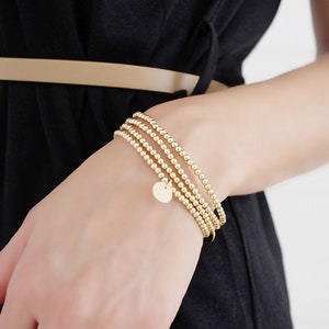 Personalisiertes 14k Gold Filled Anfangsarmband: Zierlicher kundenspezifischer Buchstabenschmuck