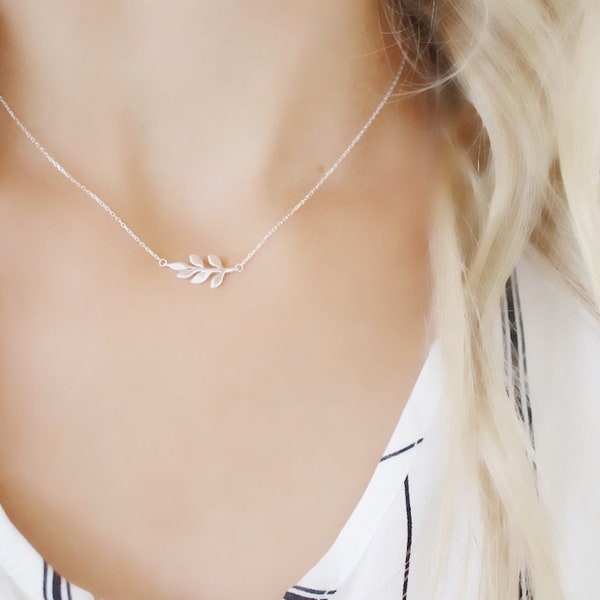 Dainty choker necklace • silver dainty necklace • Minimalist necklace • delicate choker necklace • layering necklace • silver bar choker