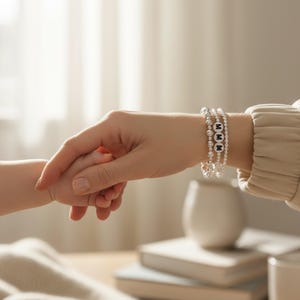 Bracelet initial de perles en argent sterling, cadeau personnalisé pour maman