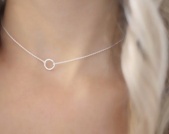 Zierlicher Kreisketten-Halsband • Mini-Kreiskette aus Silber • offener Kreisanhänger aus Sterlingsilber • Silberhalskette • Chokerhalskette