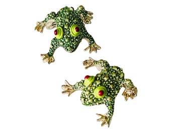 Two Frog Pins, Gold Tone and Green Frog Pin Set, Bumpy Googly Eyed Frogs, Pair of Green Enamel and Gold Tone Vintage Frogs, Frog Pin Set