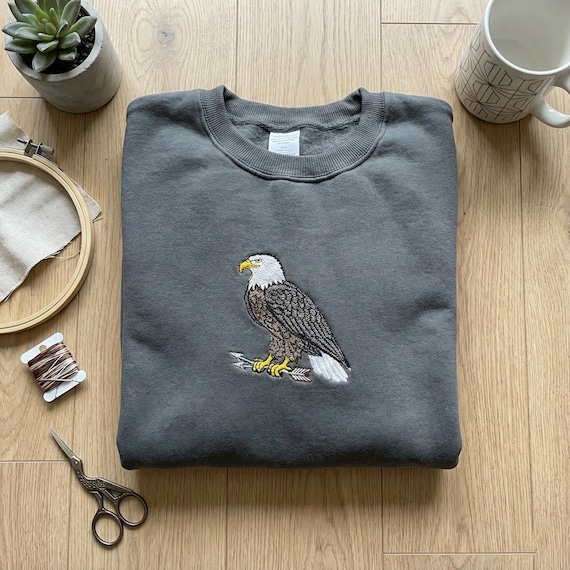 Embroidered Bald Eagle Arrow Sweatshirt, Patriotic Wildlife Hoodie, American Eagle Apparel, Nature Lover Gift, Majestic Bird of Prey Top