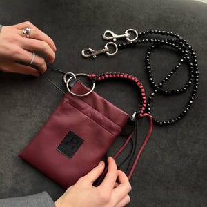 Burgunder Handytasche, Handtasche, Umhängetasche aus Öko-Leder, vegane Tasche bordeaux handgemacht